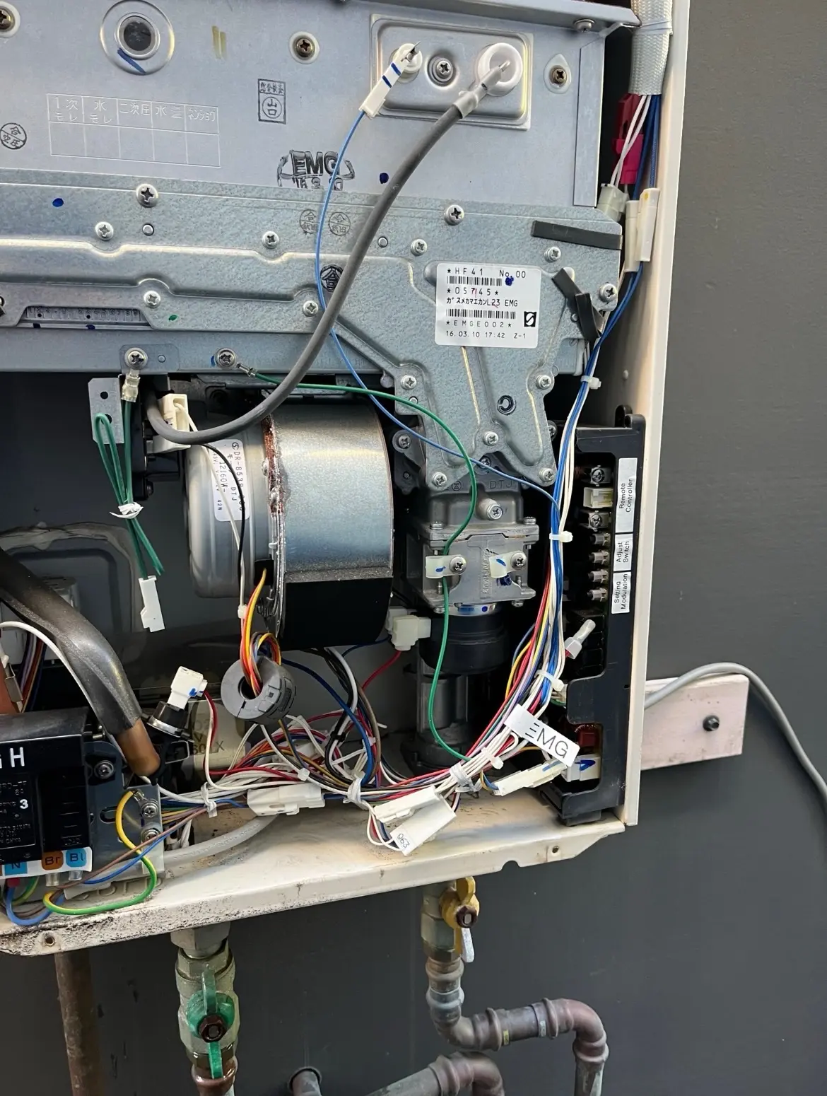 Open continuous-flow hot-water system during servicing
